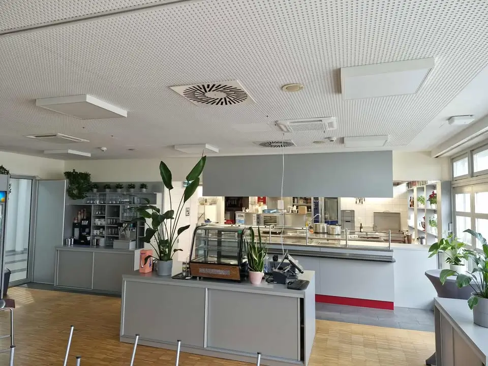 Reštaurácie, bary a hotely